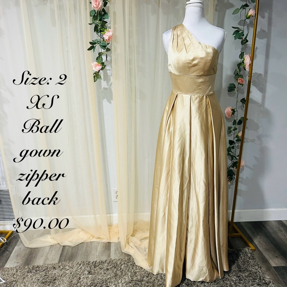 Elegant Gold One-Shoulder Prom Dress